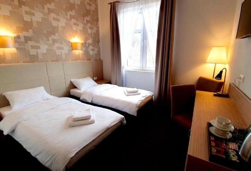 Hotel Nadodrzański Dwór   Nowa Sól