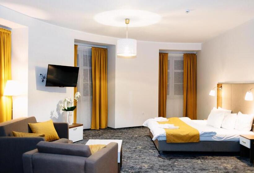 Hotel Nadodrzański Dwór   Nowa Sól