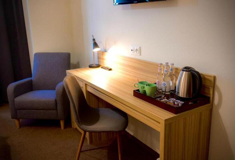 Hotel Nadodrzański Dwór   Nowa Sól