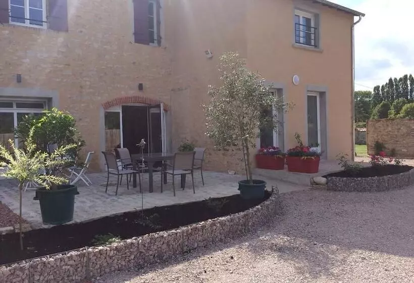 Majatalo Au Foudre Du Bazois