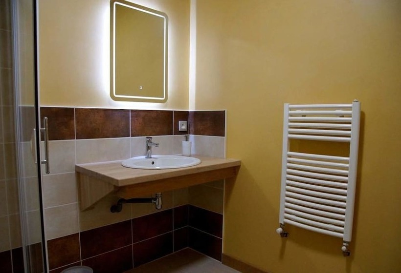 פנסיון Au Foudre Du Bazois