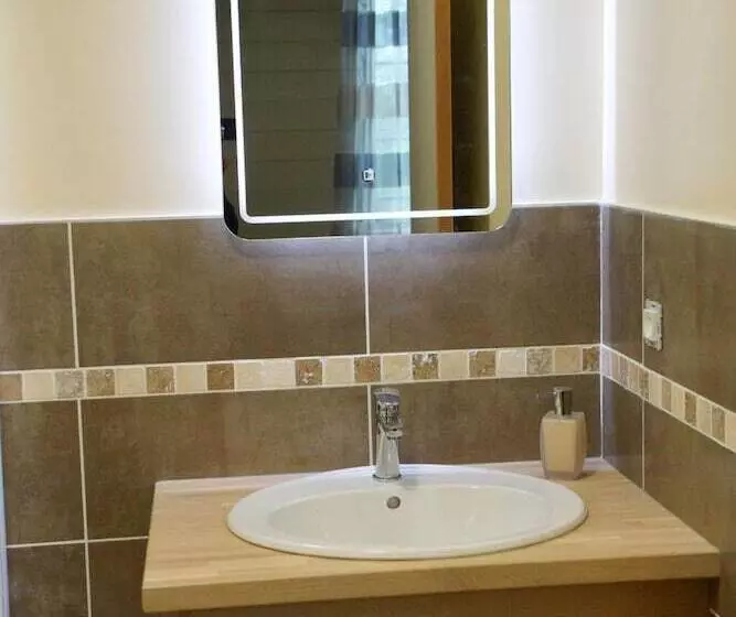 Majatalo Au Foudre Du Bazois