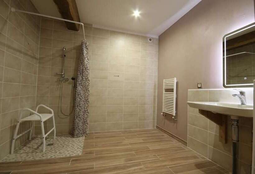 פנסיון Au Foudre Du Bazois