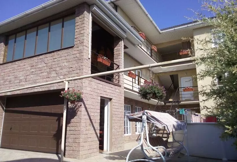 Majatalo Guest House Rendez Vous