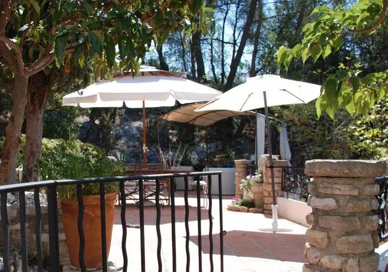 Majatalo La Rocca Veira