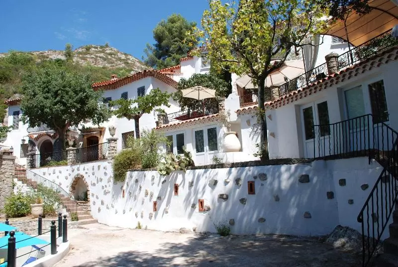 Majatalo La Rocca Veira