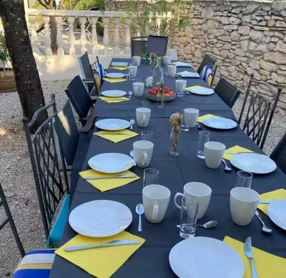 Majatalo Les Cigales