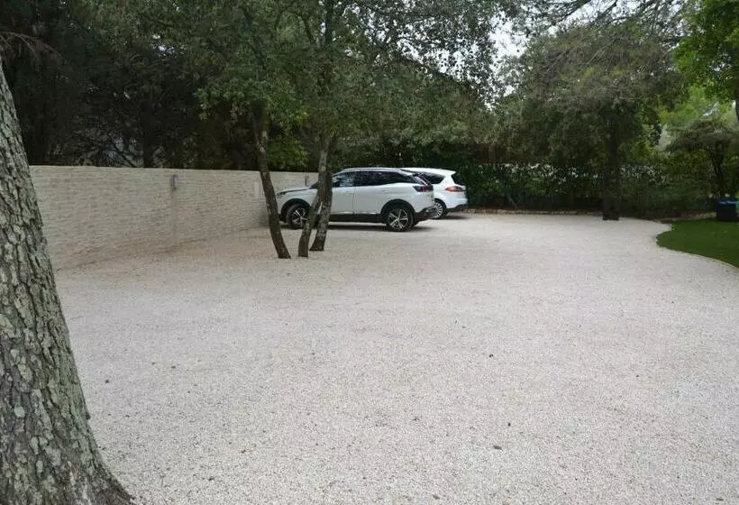 Majatalo Les Cigales