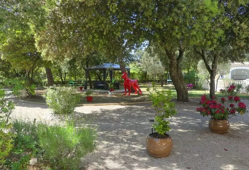 Majatalo Les Cigales