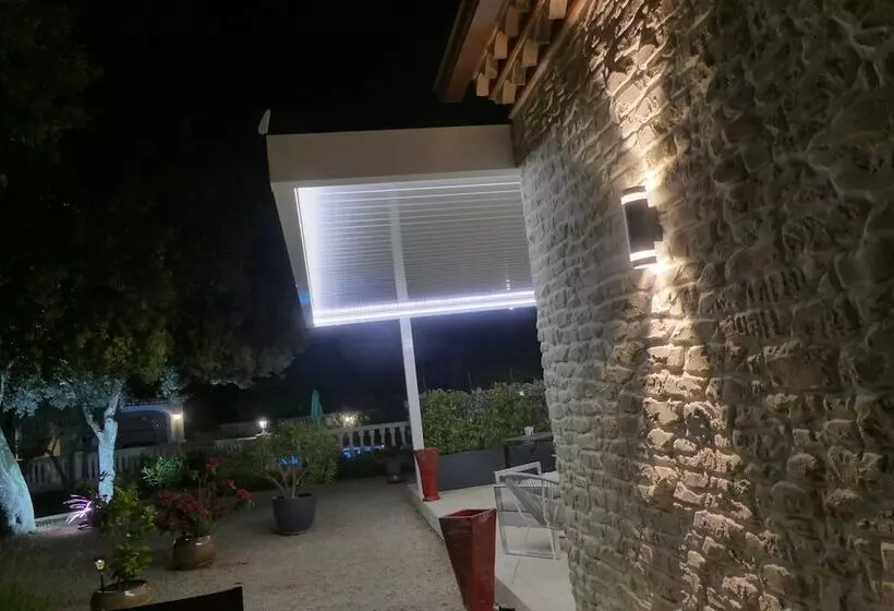 Majatalo Les Cigales