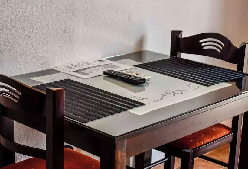 پانسیون Skiathos Holiday House