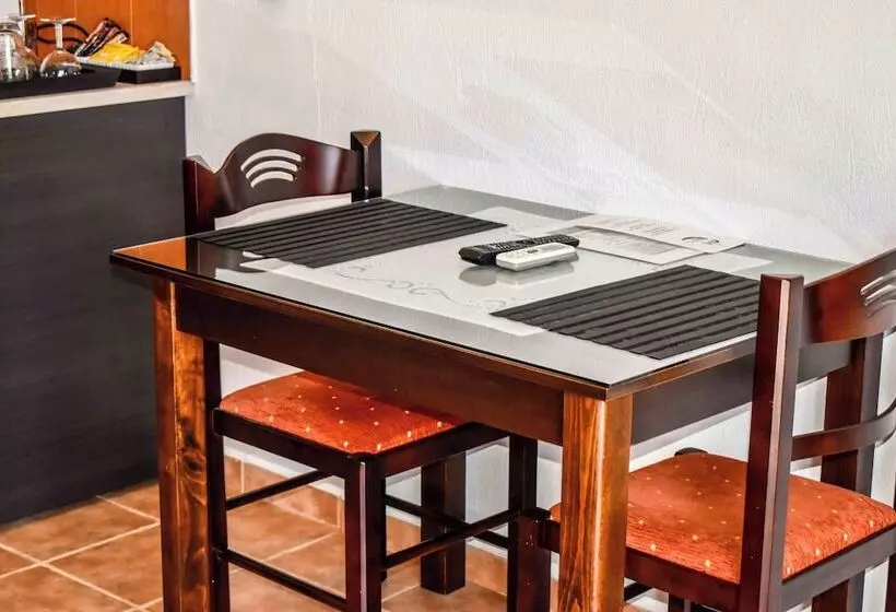 پانسیون Skiathos Holiday House