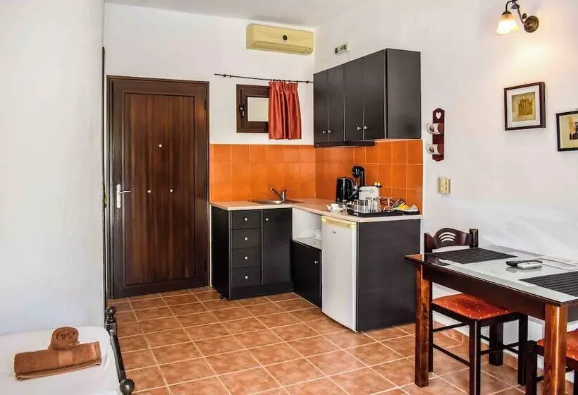 پانسیون Skiathos Holiday House