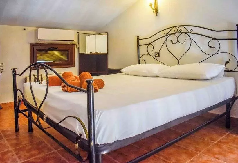 پانسیون Skiathos Holiday House