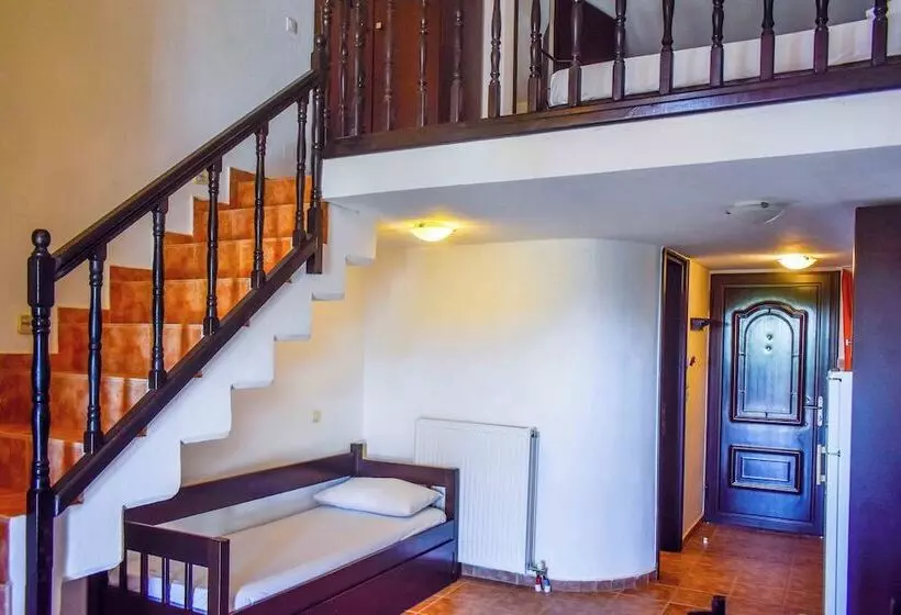 پانسیون Skiathos Holiday House