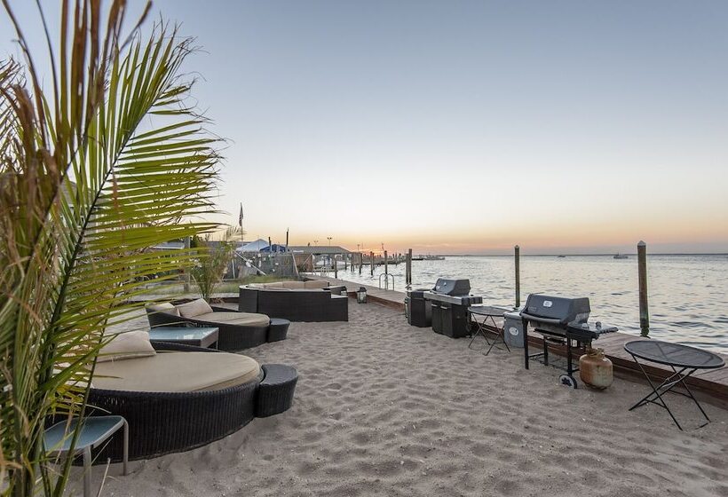 The Palms Hotel Fire Island