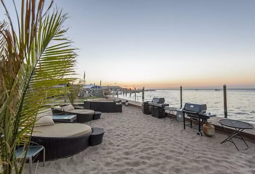 The Palms Hotel Fire Island