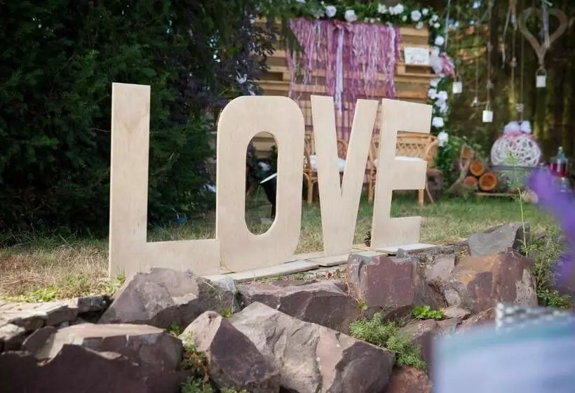 簡易ホテル Zur Linde