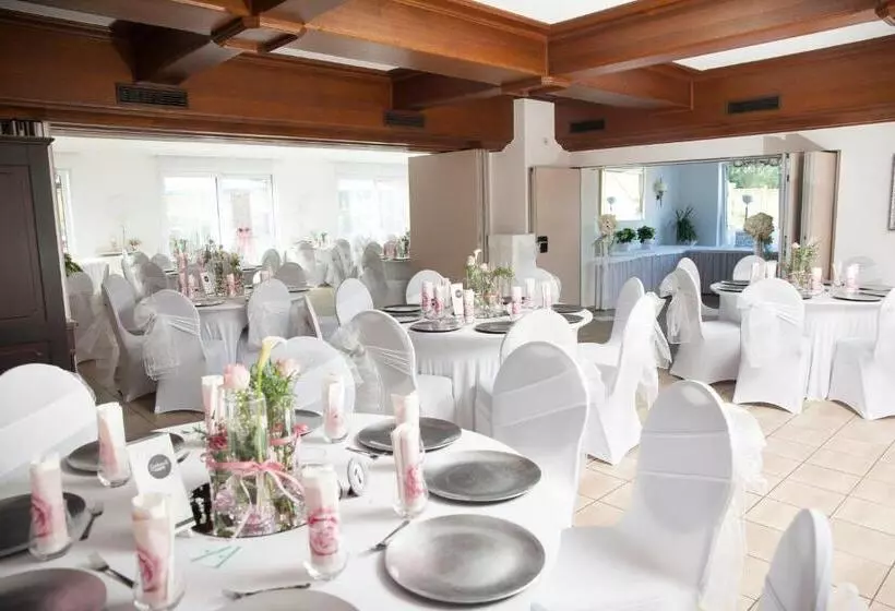 簡易ホテル Zur Linde