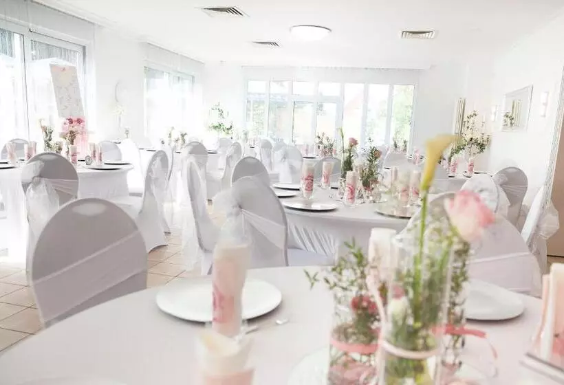 簡易ホテル Zur Linde