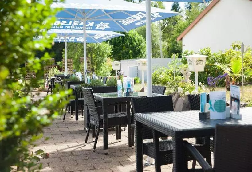 簡易ホテル Zur Linde