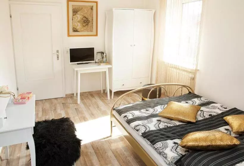 簡易ホテル Zur Linde