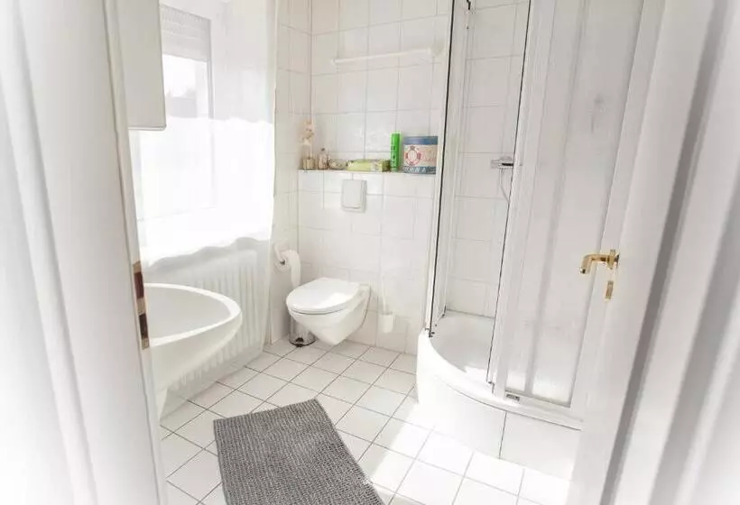 簡易ホテル Zur Linde