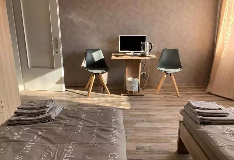 簡易ホテル Zur Linde