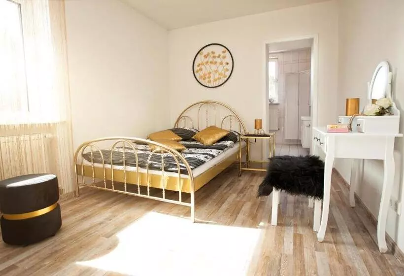 簡易ホテル Zur Linde