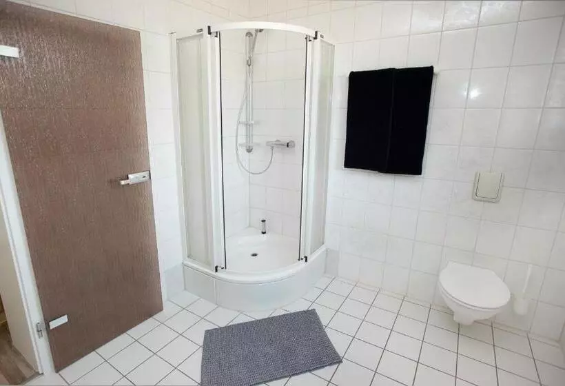 簡易ホテル Zur Linde