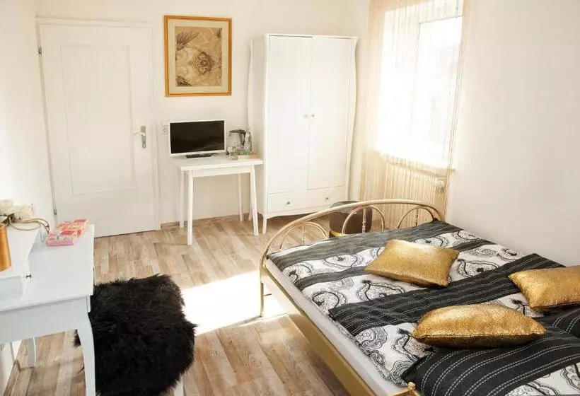 簡易ホテル Zur Linde