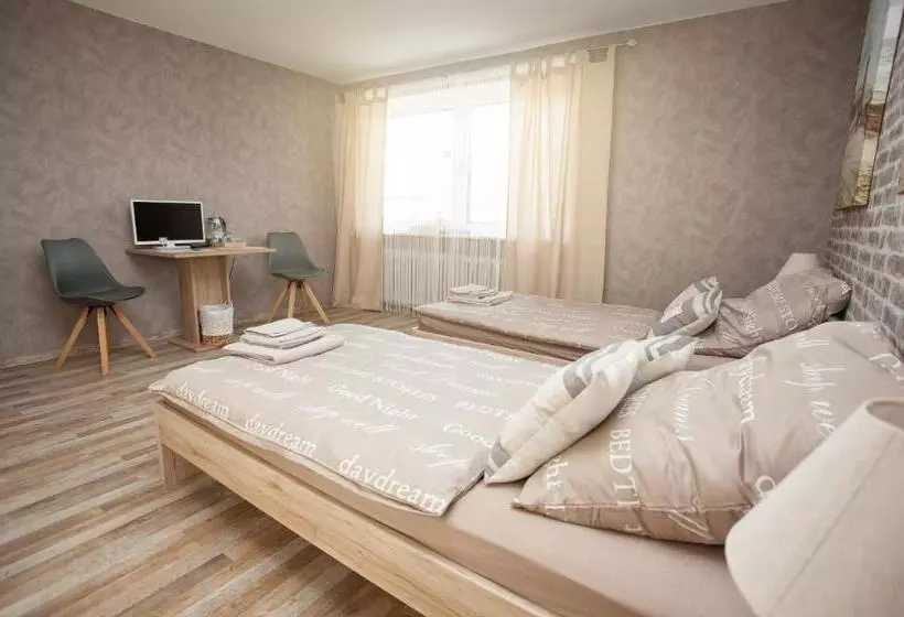 簡易ホテル Zur Linde