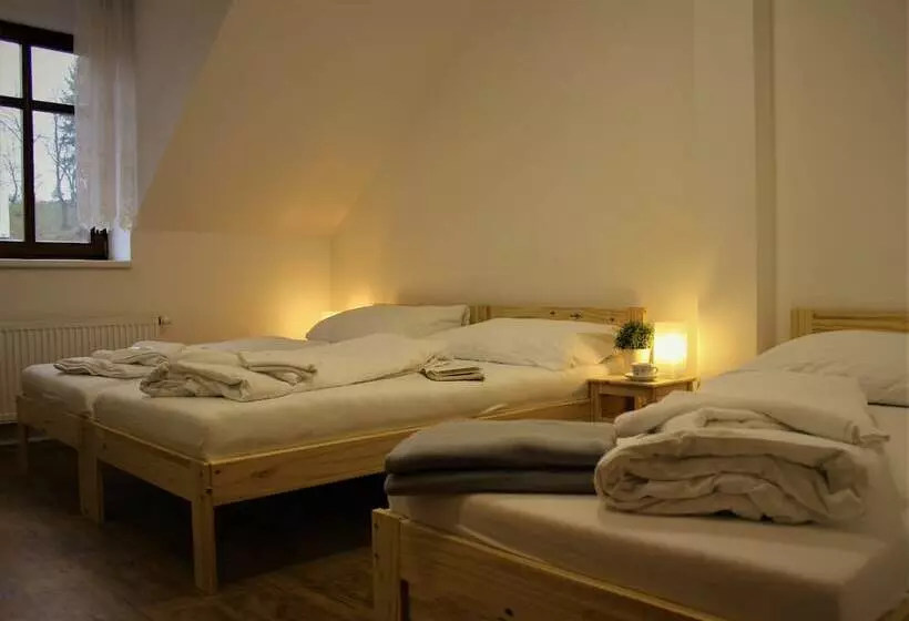 ホテル Penzion A Restaurace U řeky