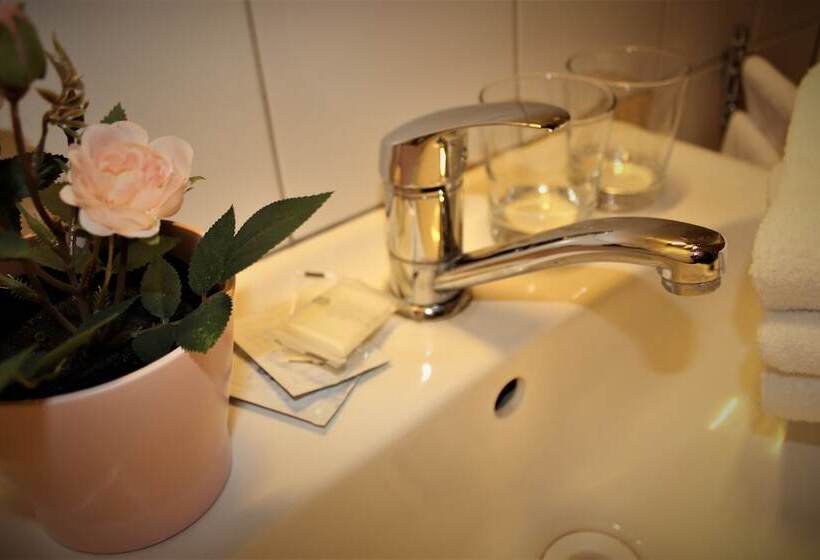 Отель Penzion A Restaurace U řeky