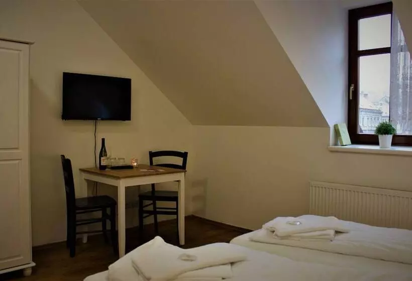 ホテル Penzion A Restaurace U řeky