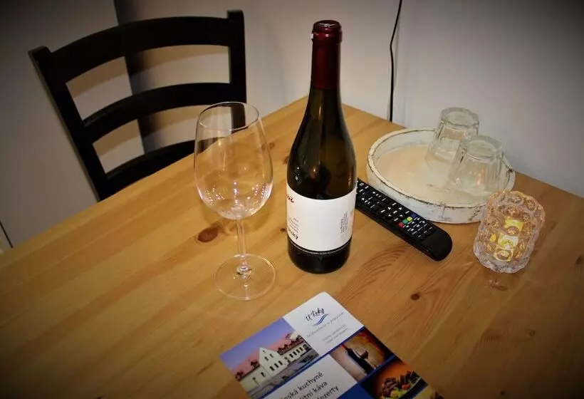 ホテル Penzion A Restaurace U řeky