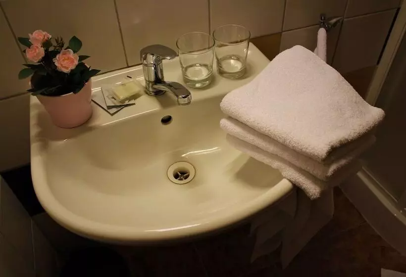 ホテル Penzion A Restaurace U řeky