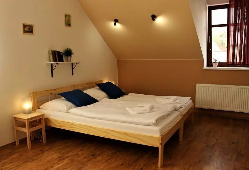 ホテル Penzion A Restaurace U řeky