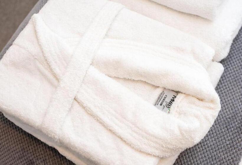 Luxurious Super King Lodge With Hot Tub