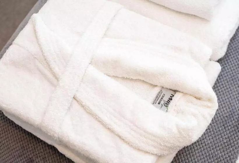 Luxurious Super King Lodge With Hot Tub