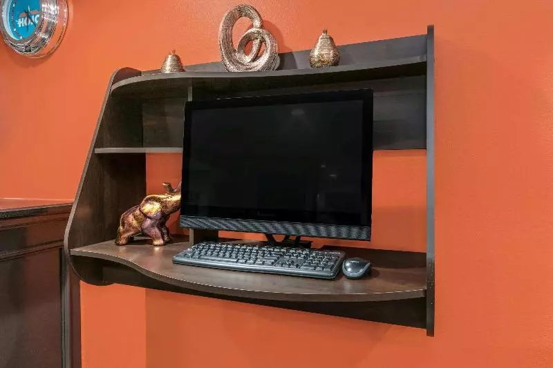 호텔 Howard Johnson By Wyndham Near Schlitterbahn