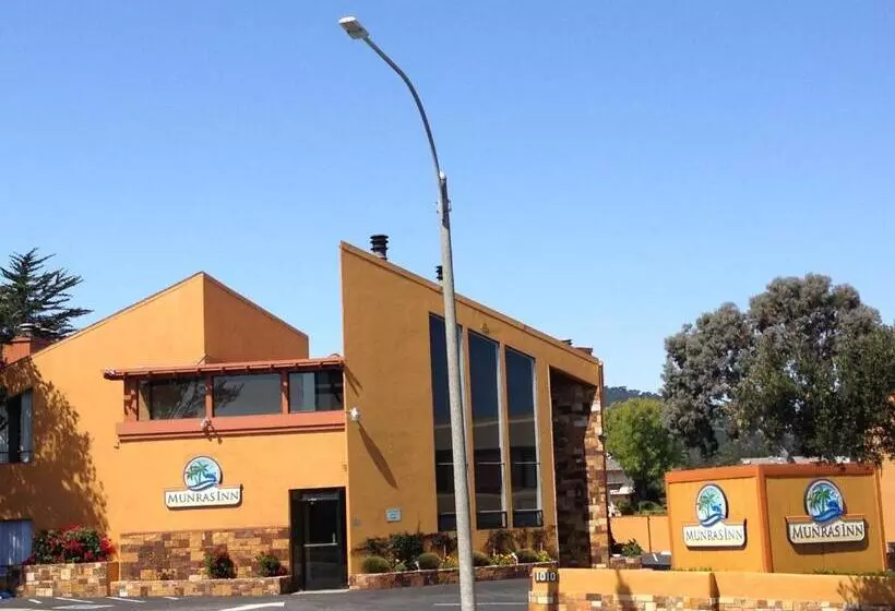 בית מלון כפרי Munras Inn