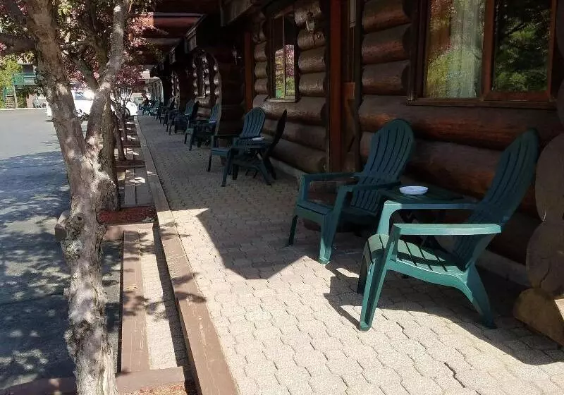 Отель Nootka Lodge