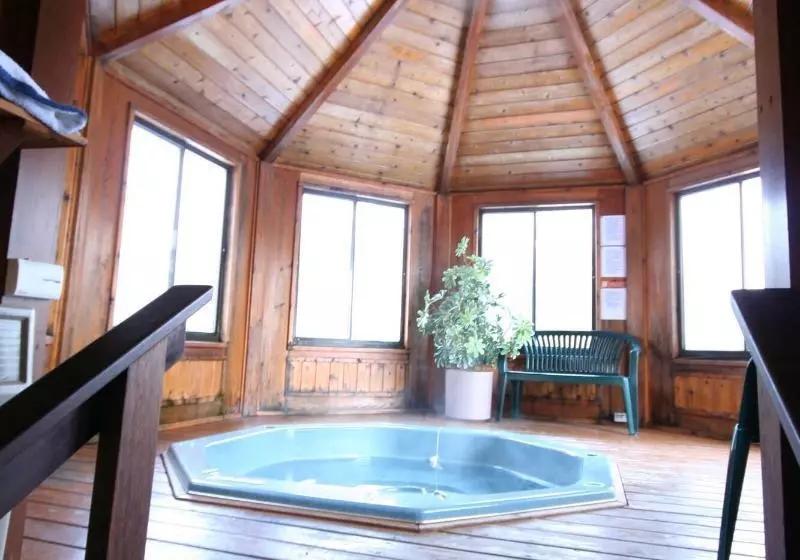 Отель Nootka Lodge