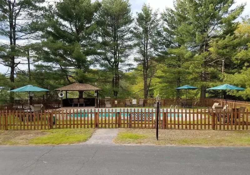 Отель Nootka Lodge