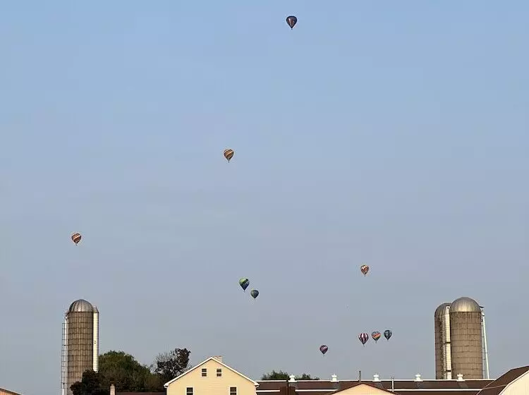 בית מלון כפרי Olde Amish Inn