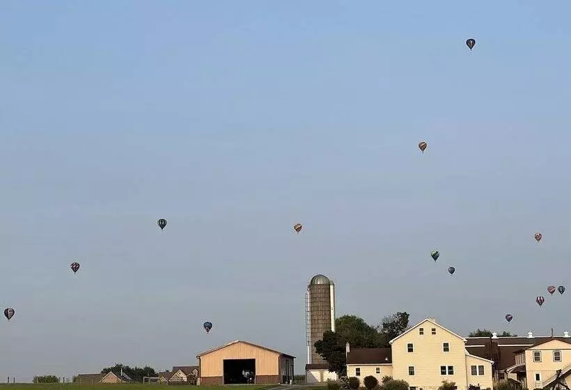 בית מלון כפרי Olde Amish Inn