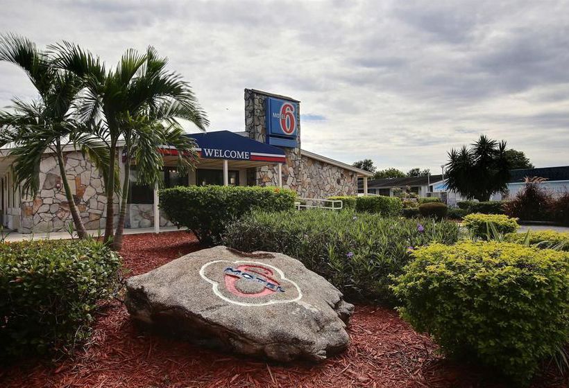 Motel 6 Palm Bay