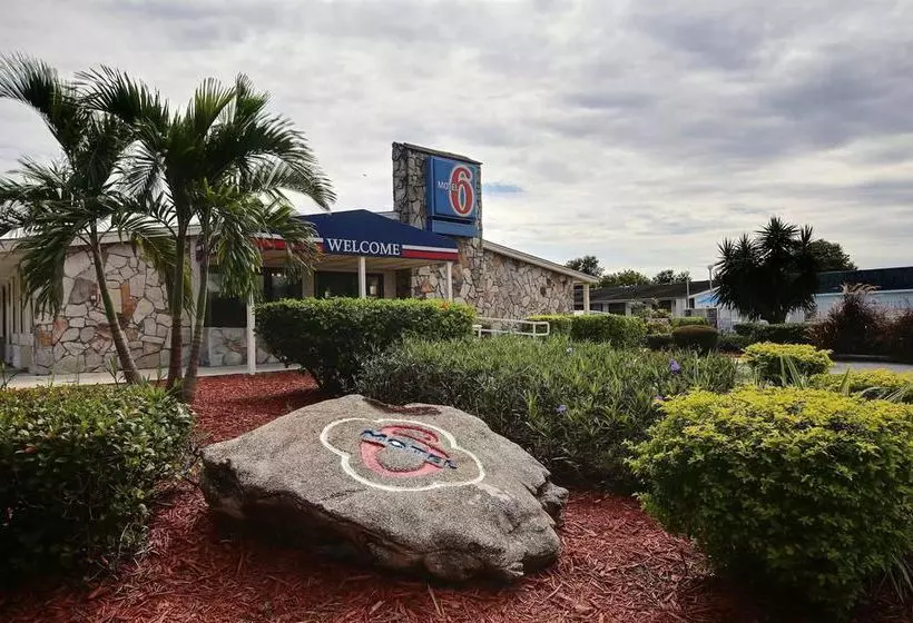 Motel 6 Palm Bay