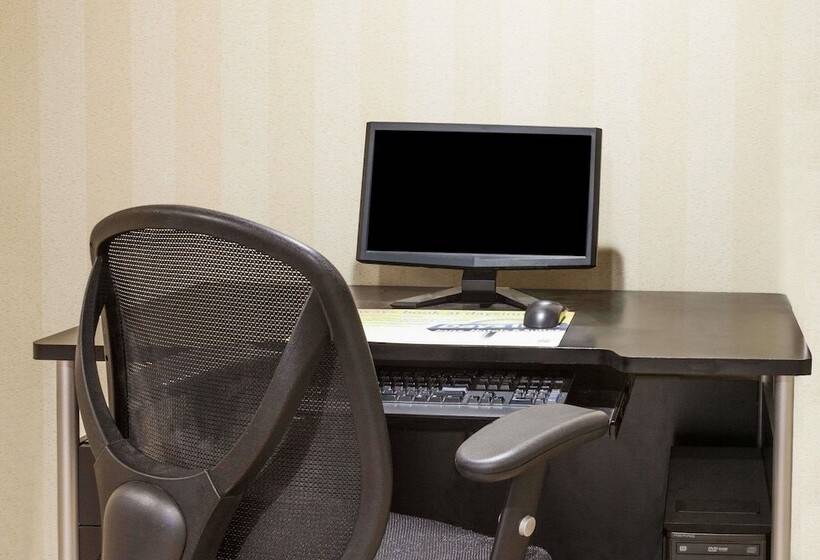 فندق على الطريق Days Inn By Wyndham Utica